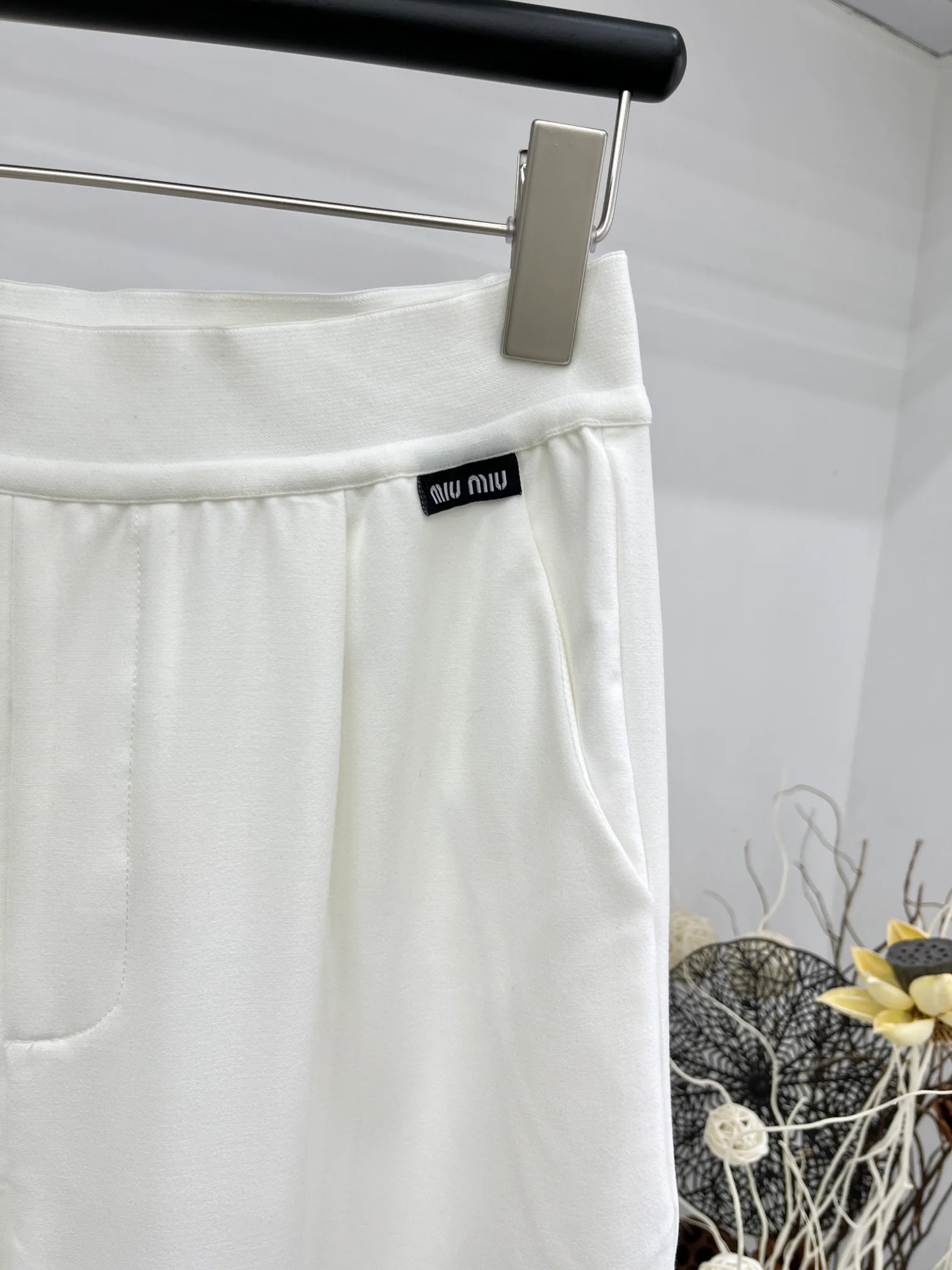 Miu Miu - 2404 - Узкие повседневные брюки - Белые