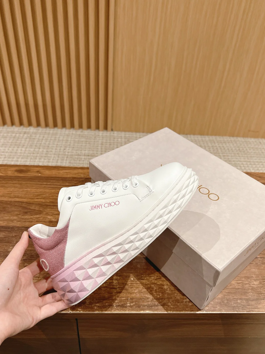 Обувь марки JC - повседневная модель 2024 года - розовая.