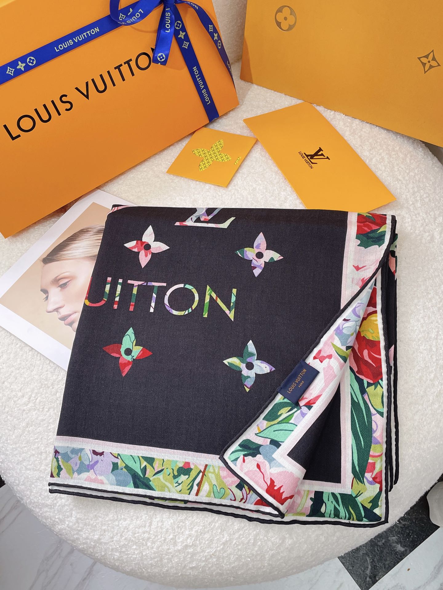 Квадратный шелковый бархатный шарф Hermes - 140 см - 70% кашемир - 30% шелк