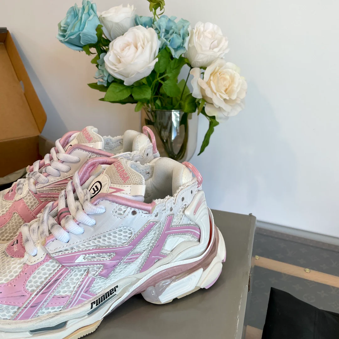 Кроссовки Balenciaga 7th Generation Retro Dad Sneakers - розовые