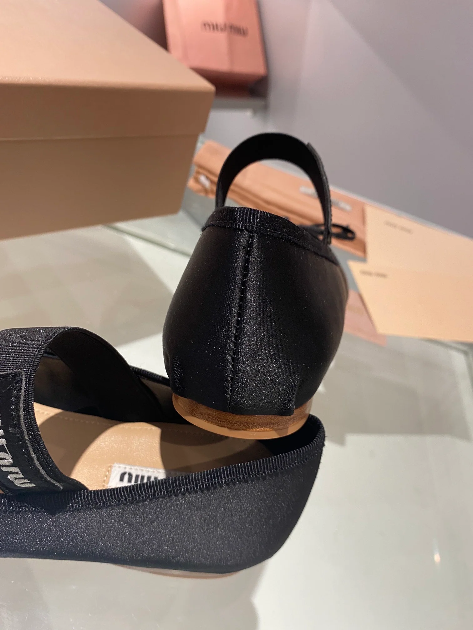 Новые поступления коллекции Miu Miu осень/зима 2023 - Балетки - Балетки - Черные