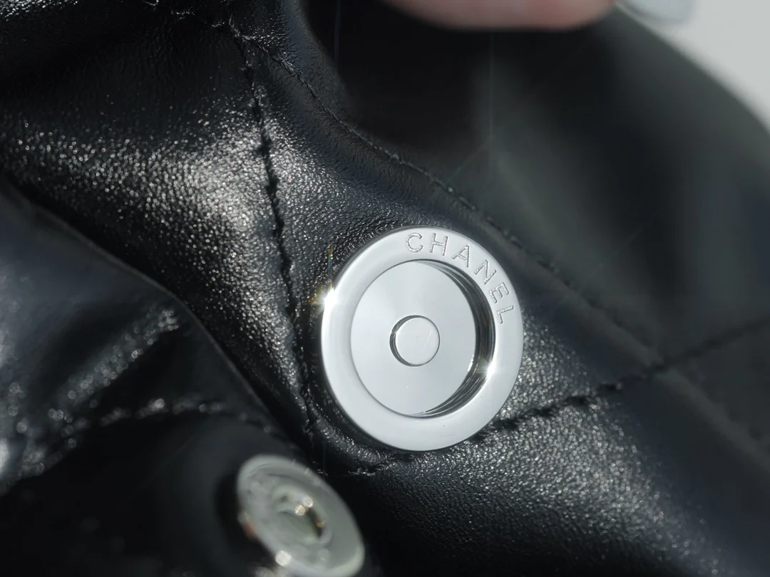 Сумка Chanel No. 22 - горизонтальная - черная