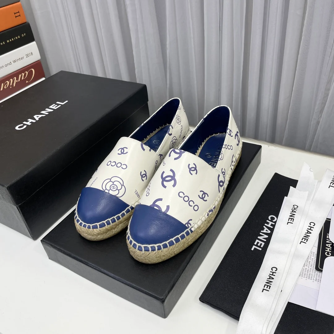 Новинка весны 2023 года от Chanel - Рыбацкие туфли из овечьей кожи - Синие