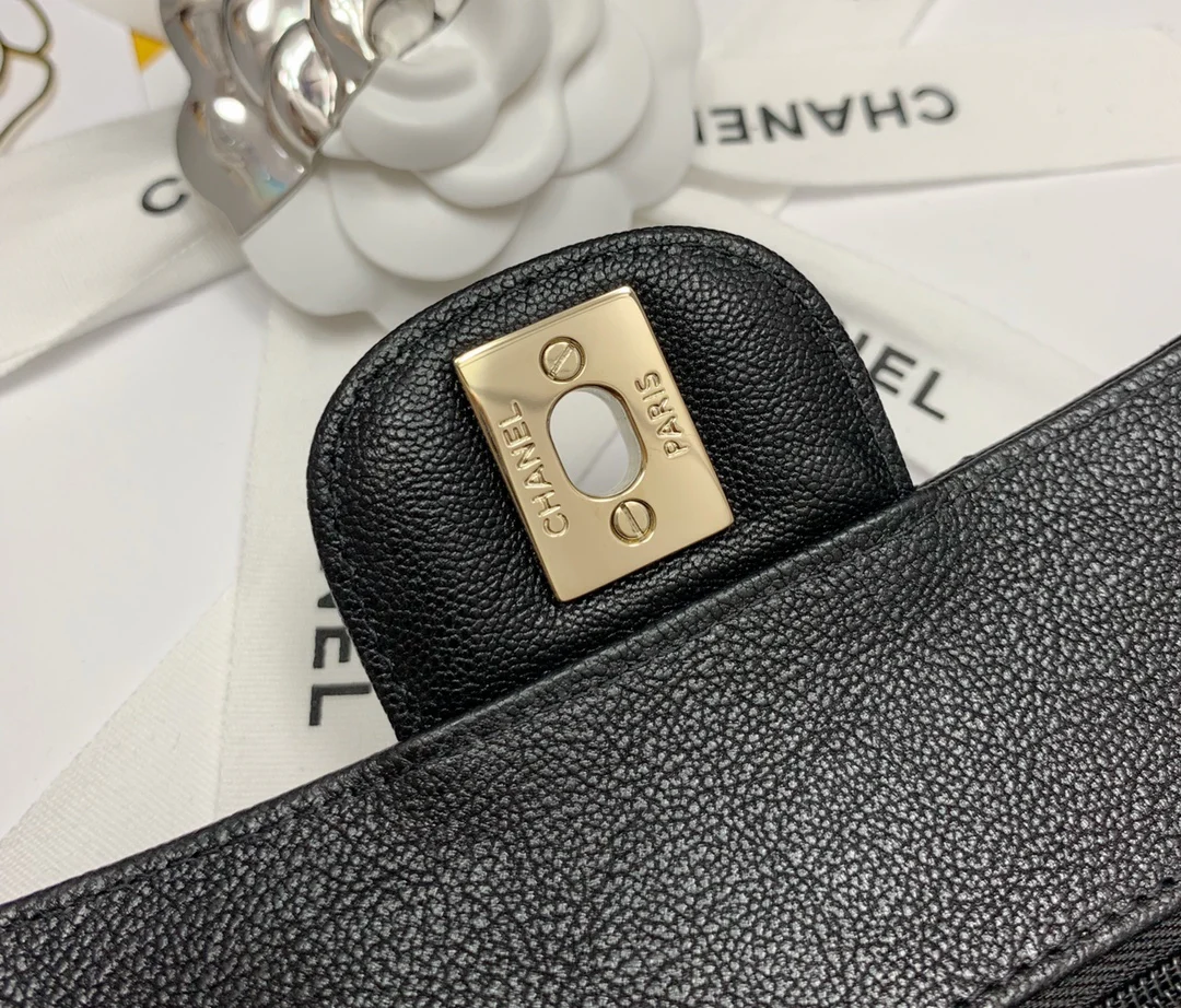 Сумка Chanel Sesame Pattern CF — черная с золотой фурнитурой — 23 см