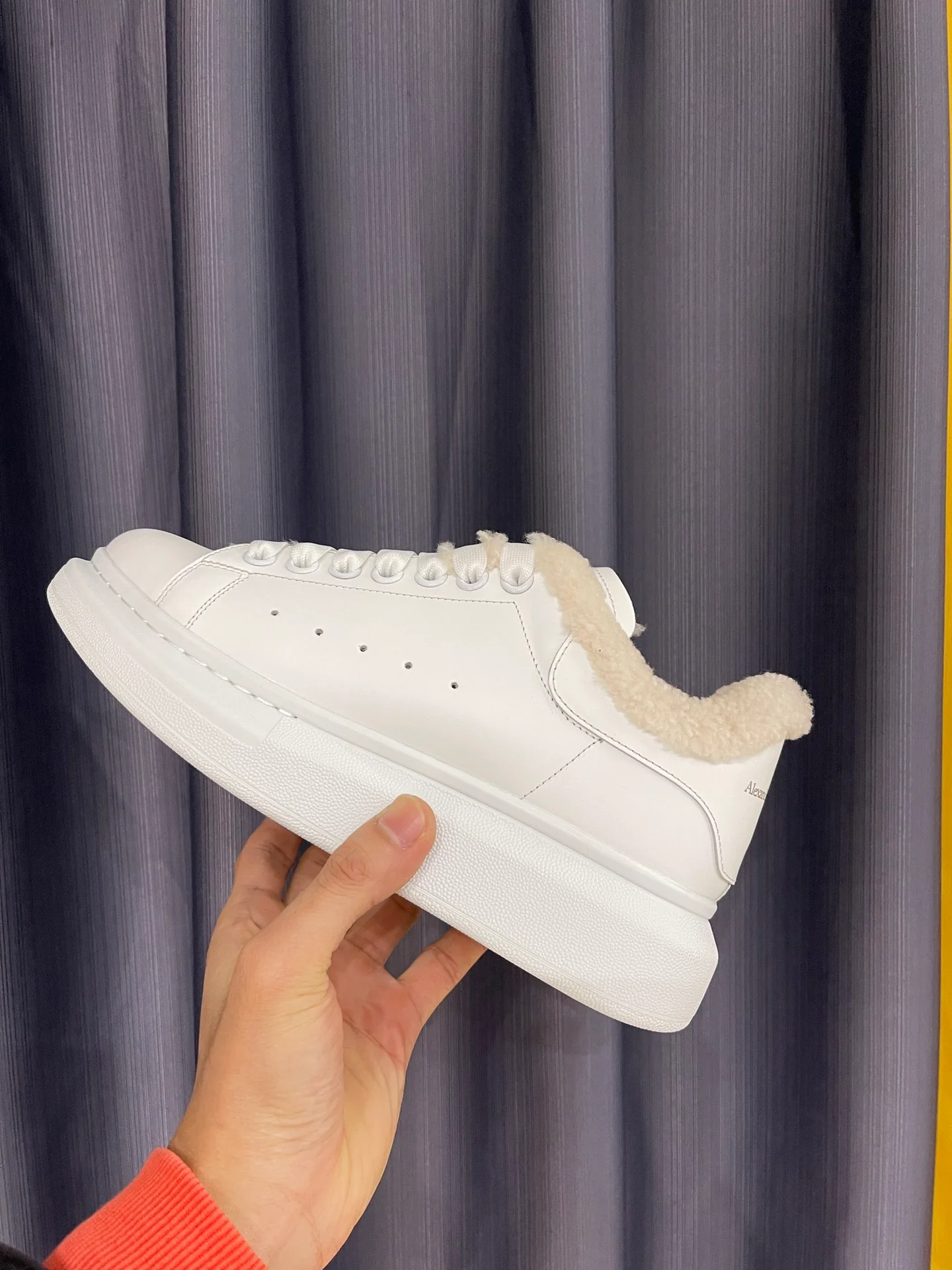 Классические белые кроссовки McQueen - Унисекс - Полностью белая кожа - Овечья шерсть - Премиум-издание - 1