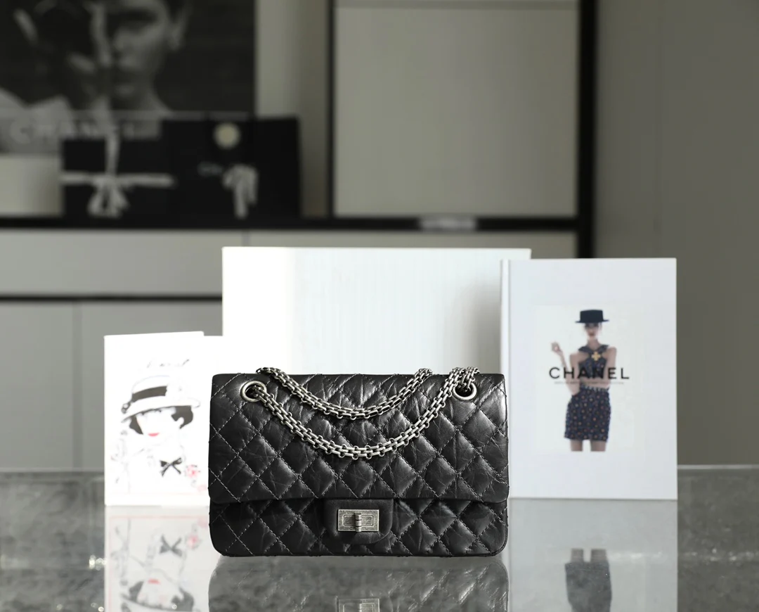 Chanel - Classic 24 Medium - Black - Vintage Silver Buckle