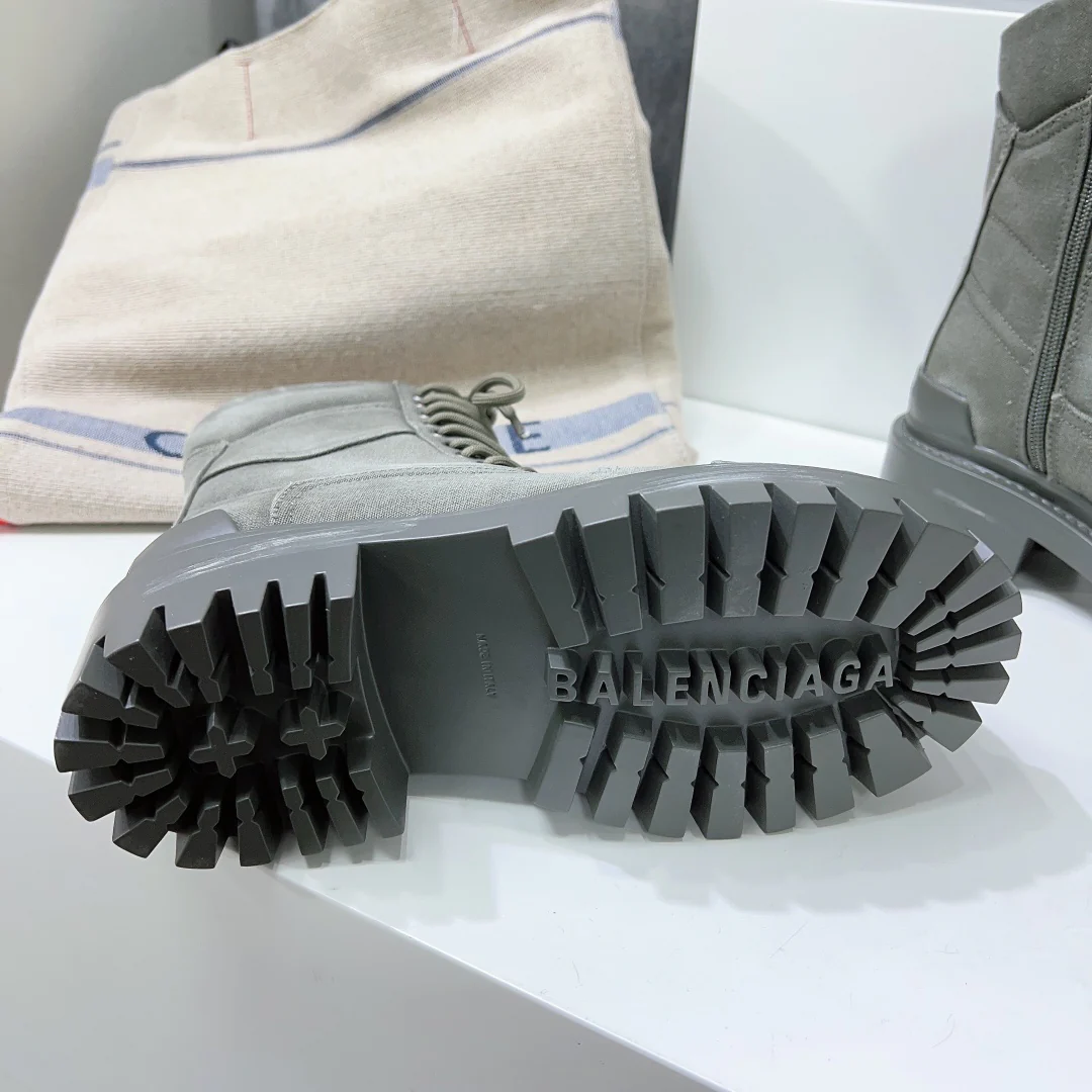Balenciaga - Ботинки на платформе средней высоты со шнуровкой