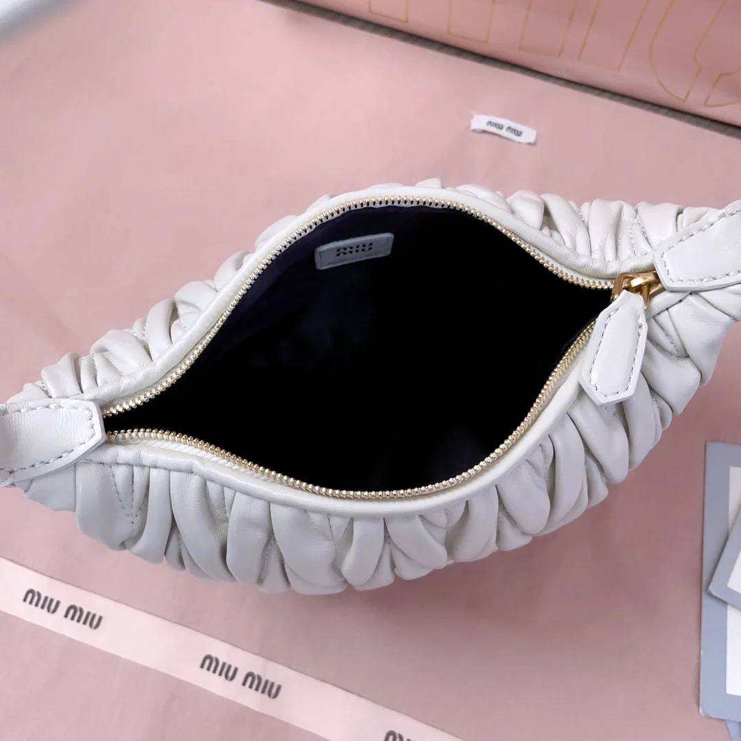 Сумка для ланча Miu Miu-5ne026-matelasse с вышивкой, мини, белая.