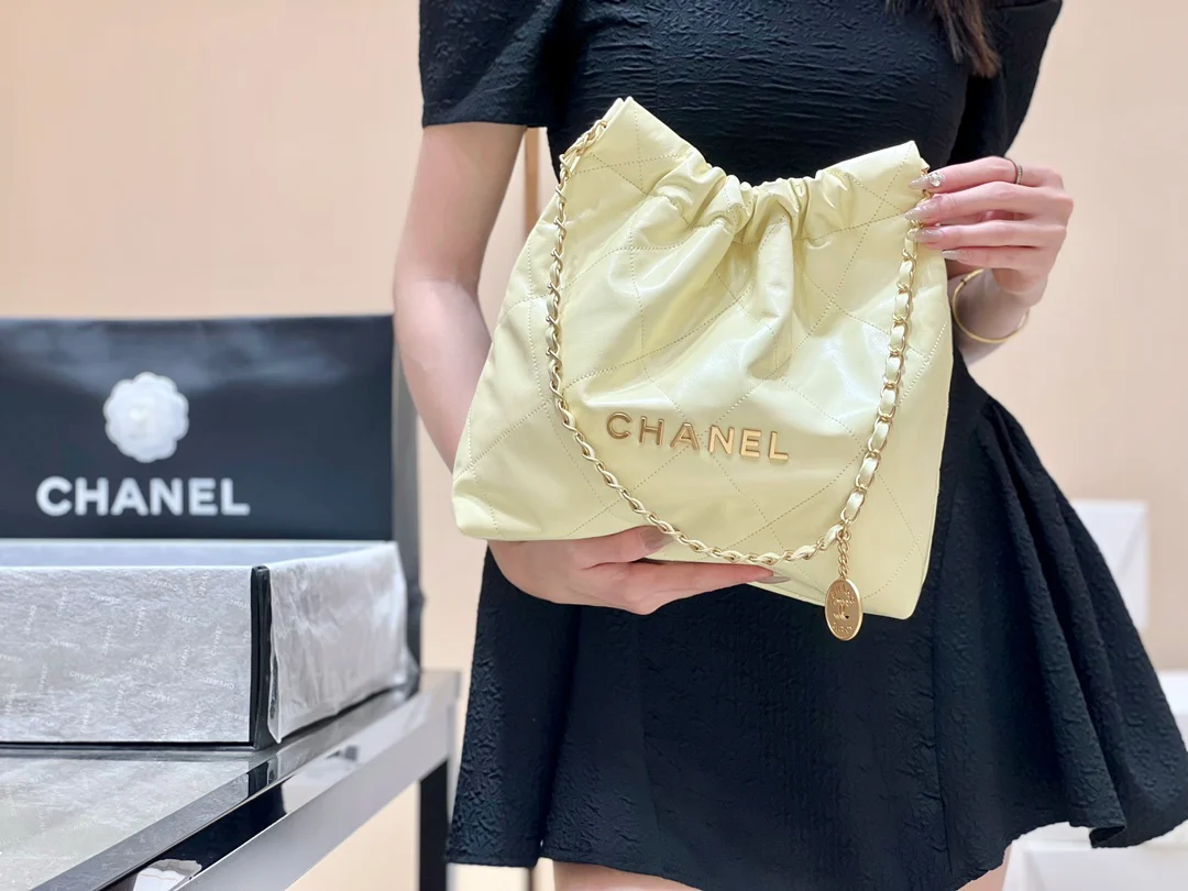 Новинка сезона весна/лето 2023 от Chanel - сумка 22bag - средний размер - цвет 