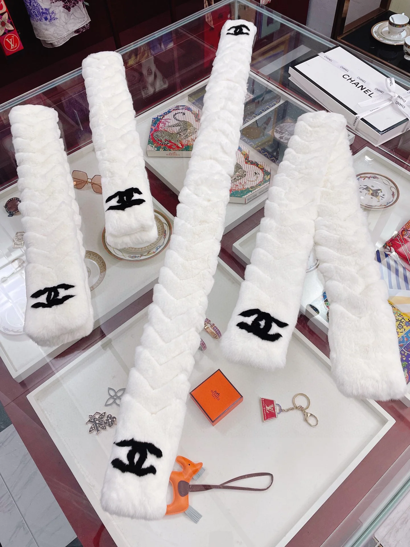 Меховой шарф Chanel - 20-120 см - Популярный стиль на сайте Xiaohongshu (Маленькая красная книжка)