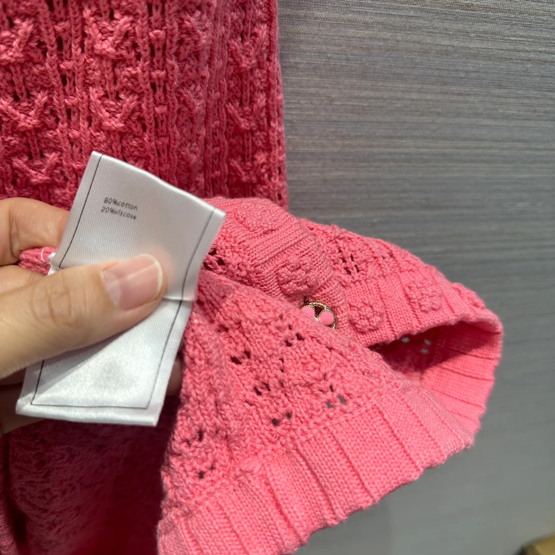 Chanel 2403 - Платье-жилет с ажурной фактурой и тиснением, розовое.