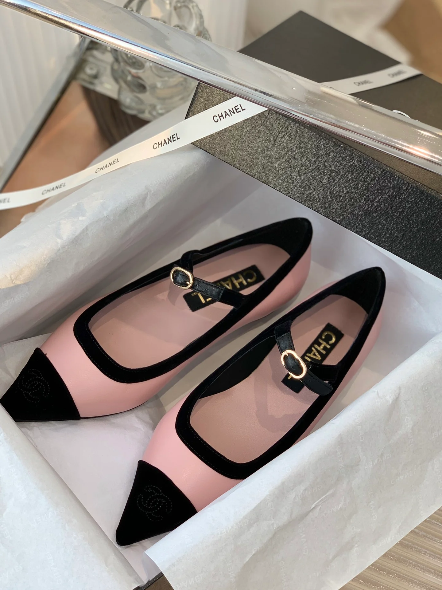 Туфли Мэри Джейн от Chanel — бархат и овечья кожа — розовые