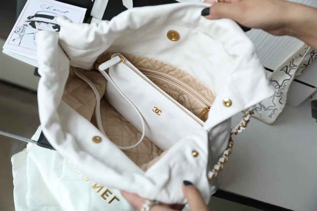 Сумка Chanel 22 - белая - маленькая