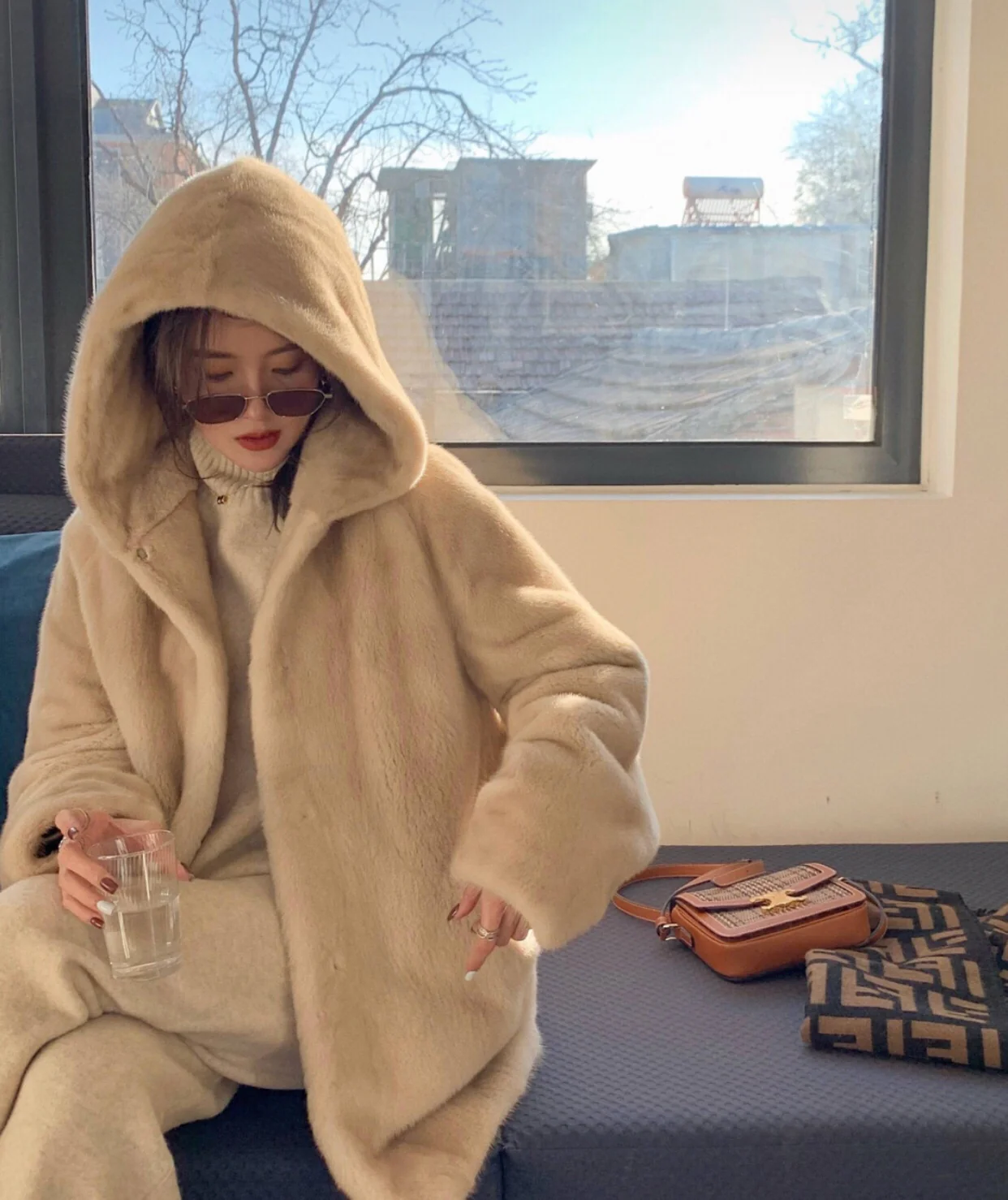 Маленькая сумка Celine Triomphe из искусственной кожи и кожи вагю.