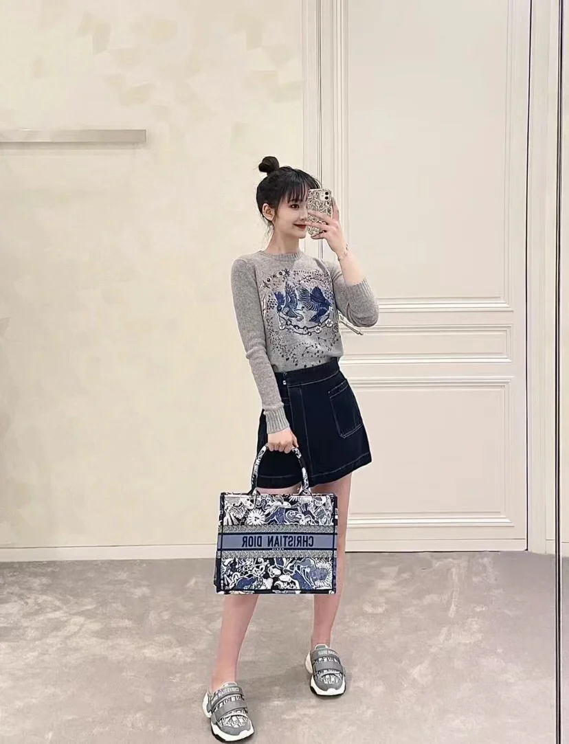 Сумка-тоут для книг, средний размер 36,5 см, серия ?Зодиак?.