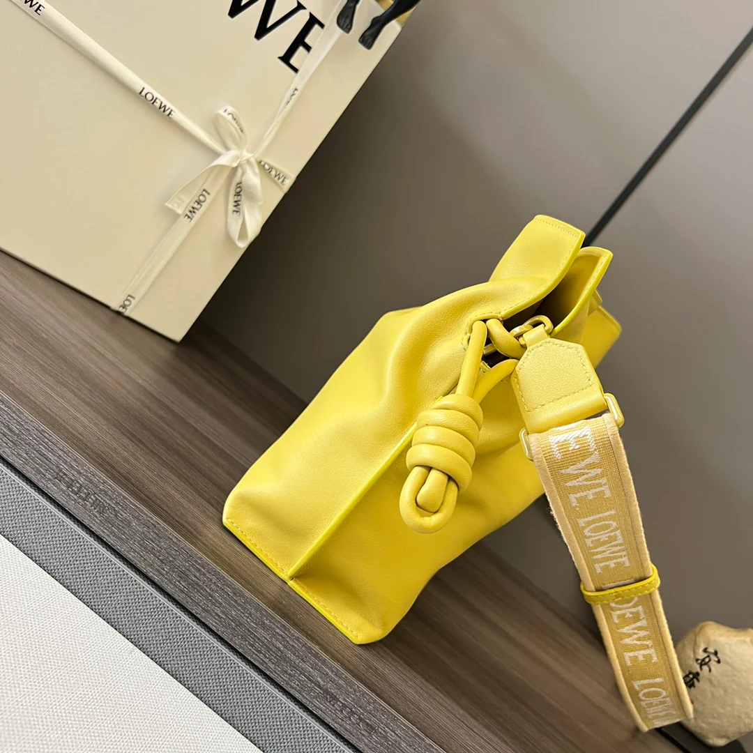 Клатч Loewe Flamenco - телячья кожа наппа - лимонно-желтый