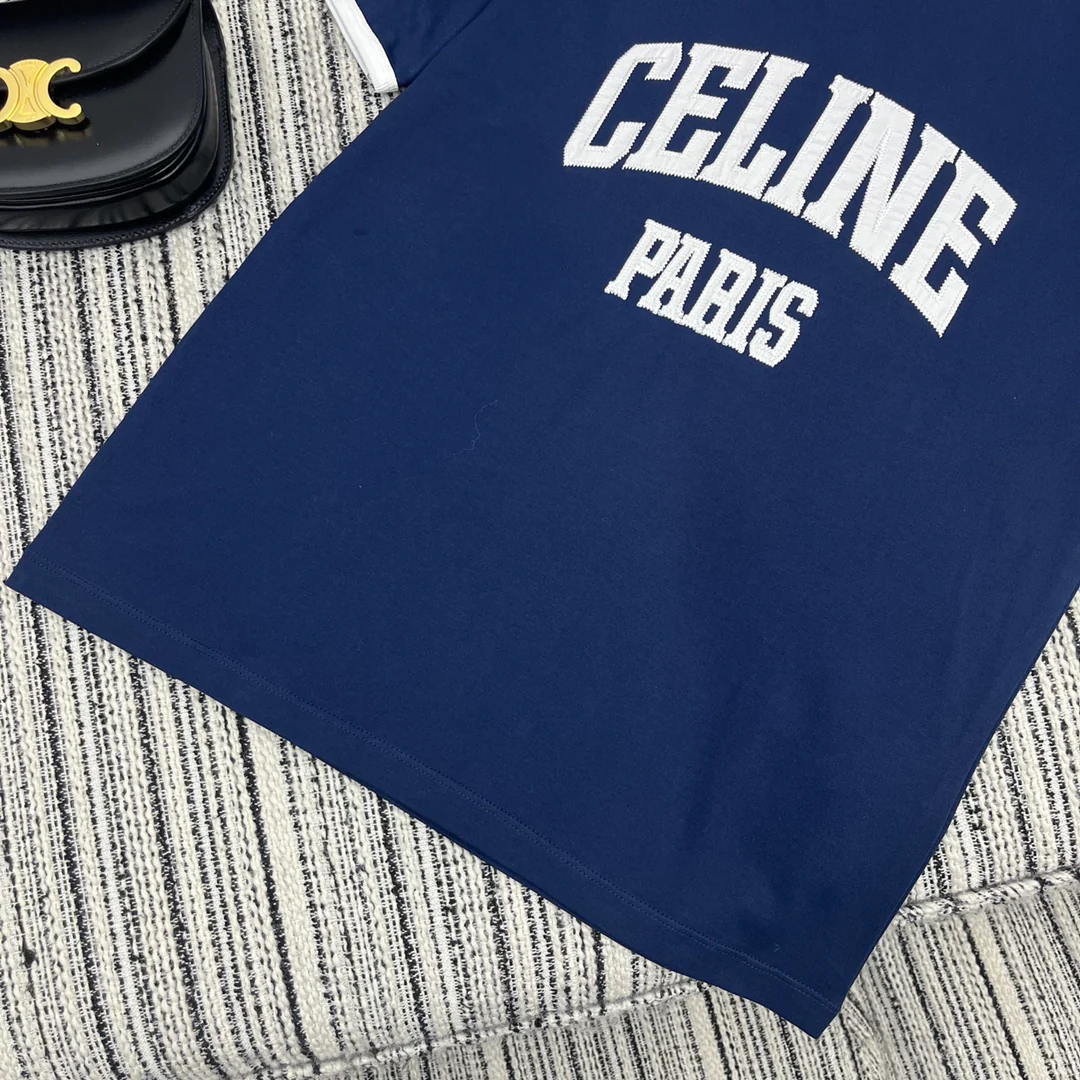 Celine - 2403 - 2024 Новая весенняя футболка с коротким рукавом и вышивкой буквами, выполненная в стиле колор-блок.