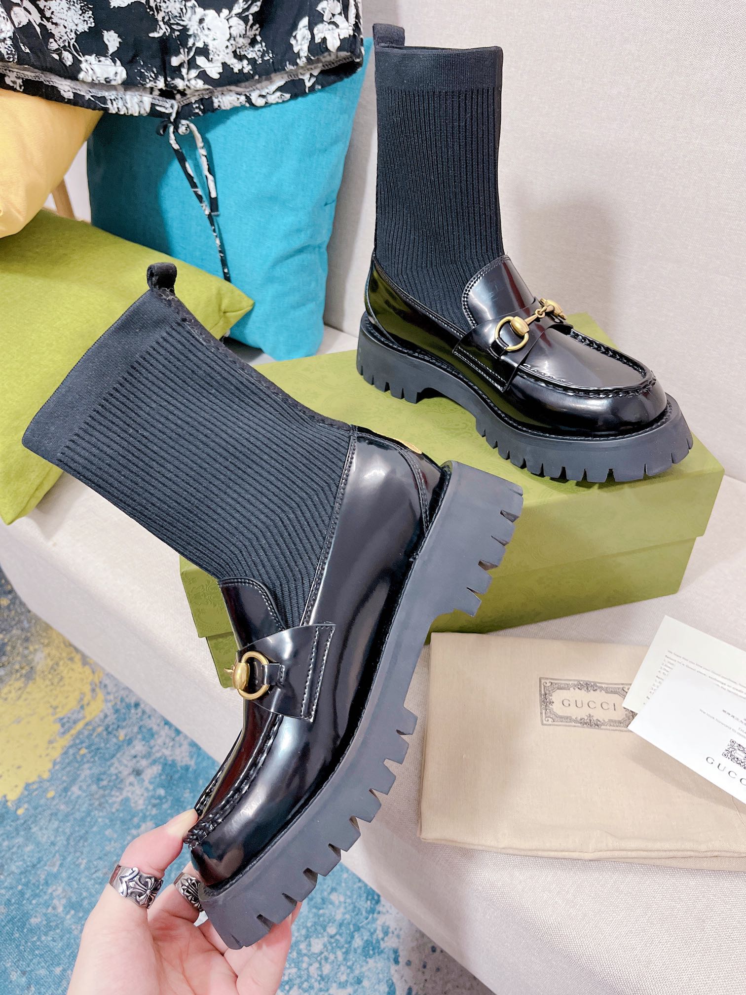 Новинка сезона осень/зима 2022 от Gucci - туфли-носки