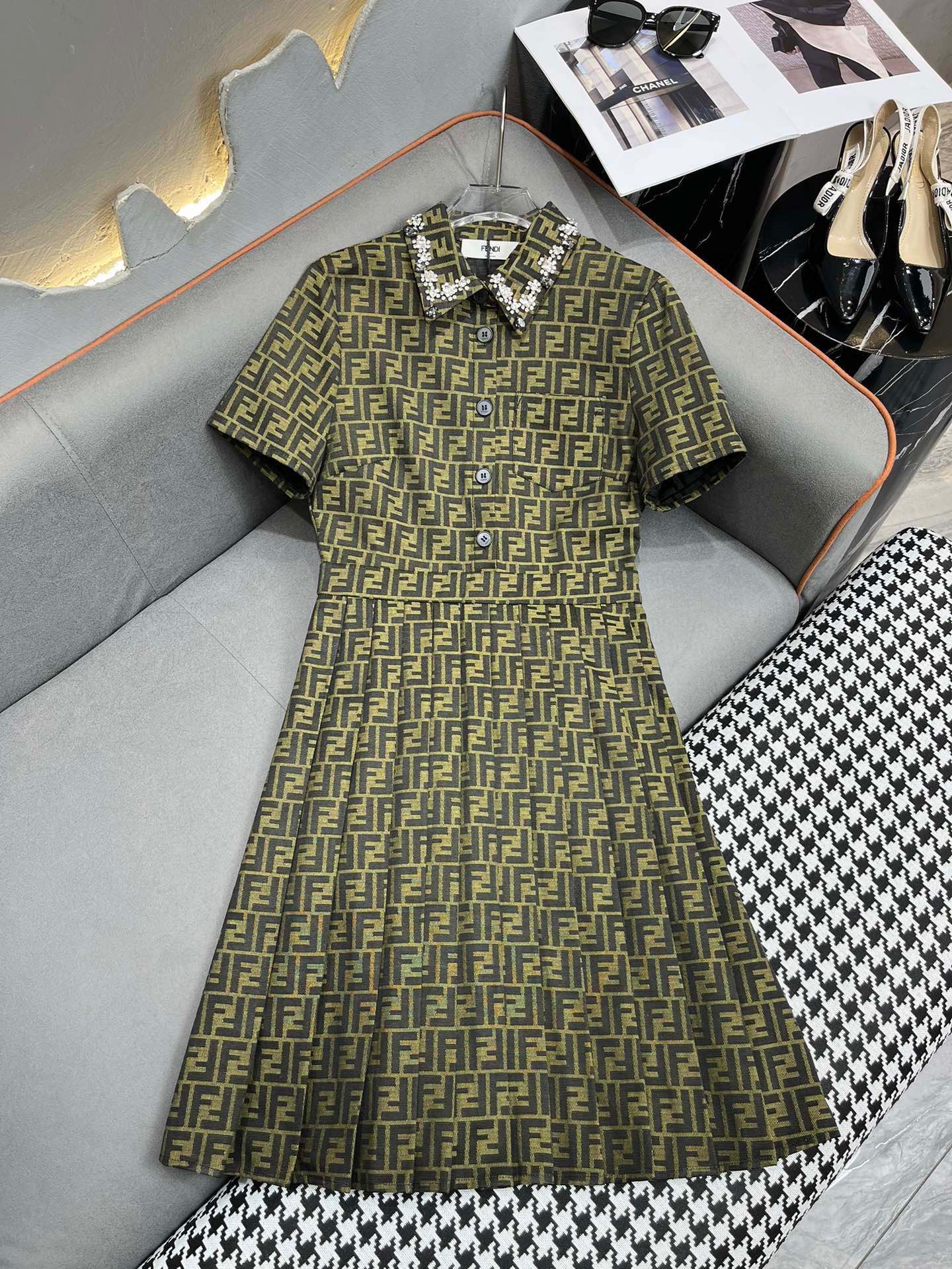 Fendi - 2403 - 24ss Весна/Лето Новое платье-рубашка