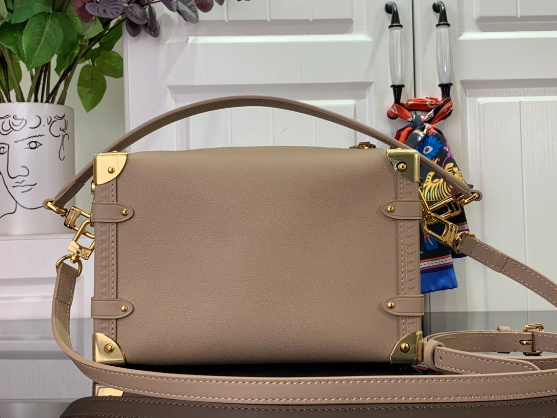 m83080-LV-side-trunk-pm chain bag-brown-1