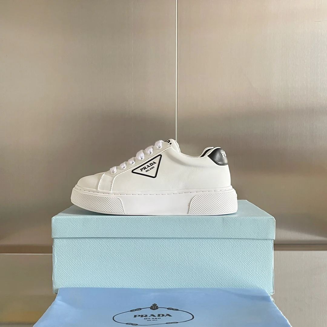 Новые поступления Prada ранней весной 2022 года - Повседневные туфли на платформе - 4