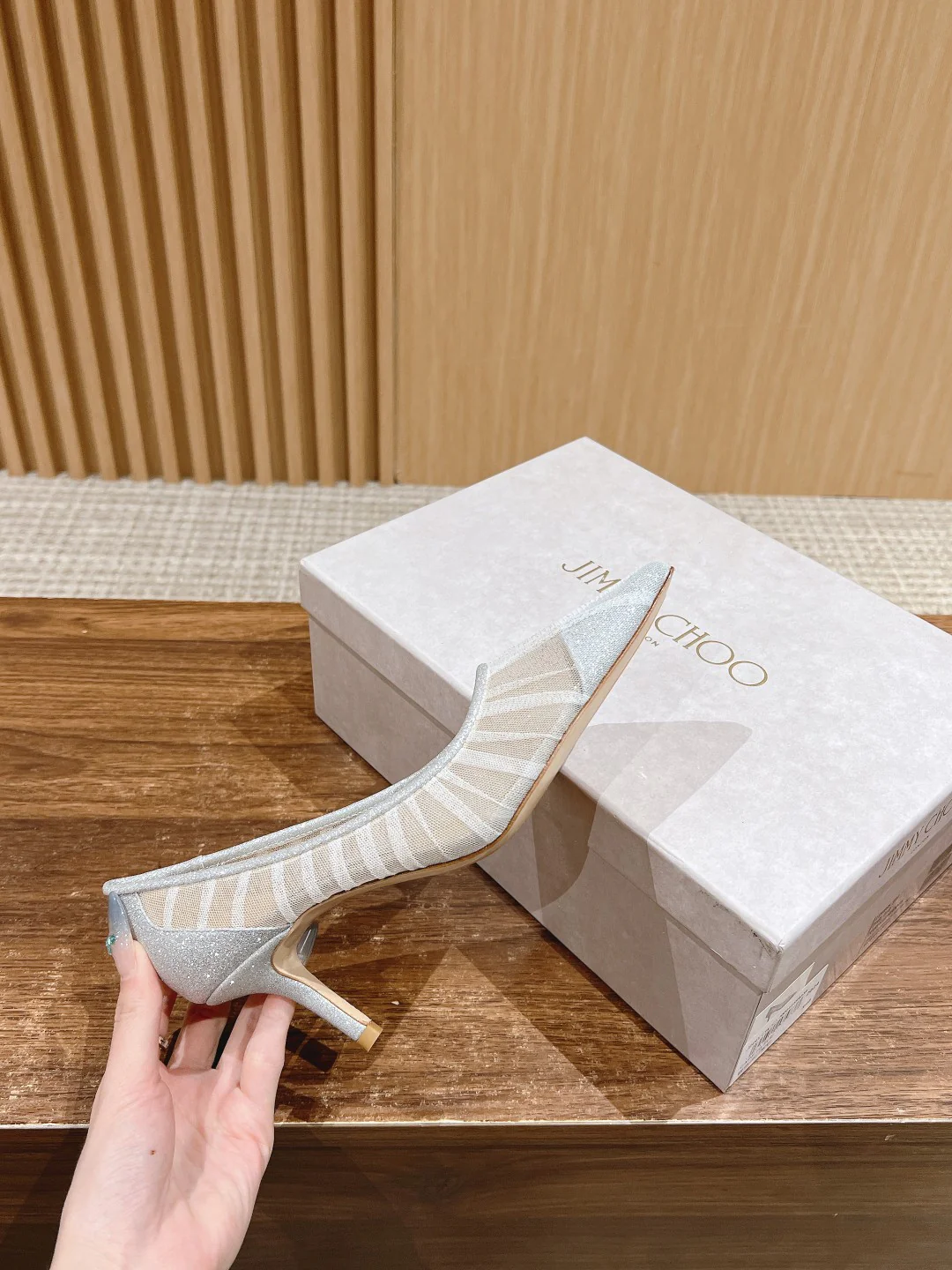 Туфли на высоком каблуке Jimmy Mesh с острым носком - белые