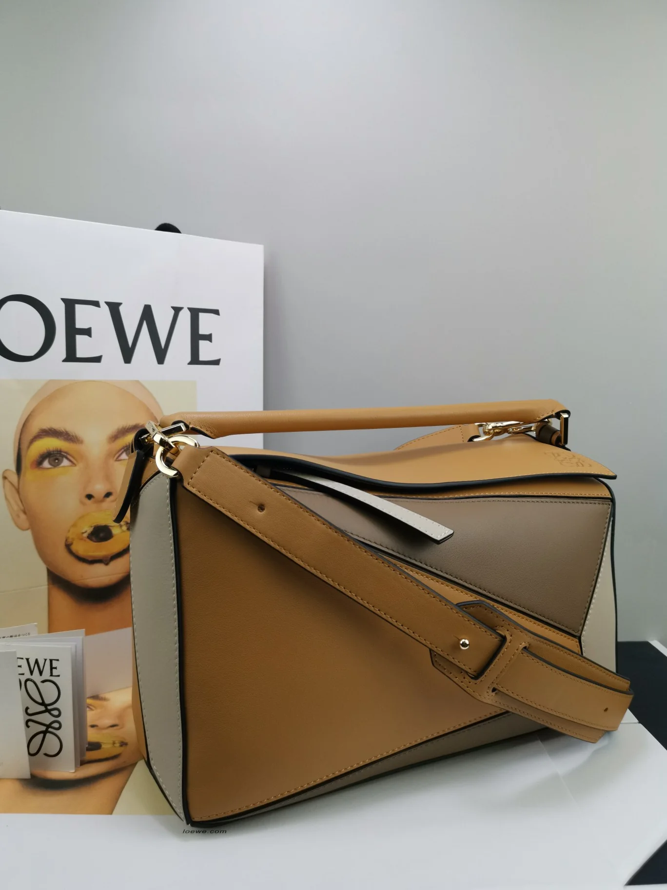 Сумка Loewe Puzzle, телячья кожа, средний размер, 19