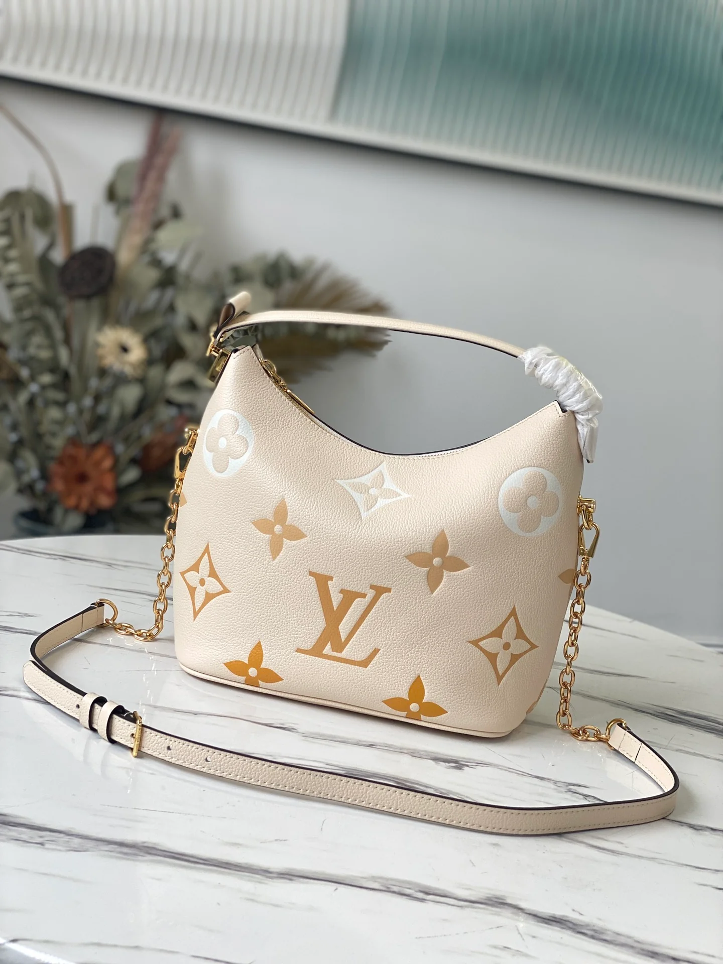 m45698-LV-marshmallow-hobo-handbag