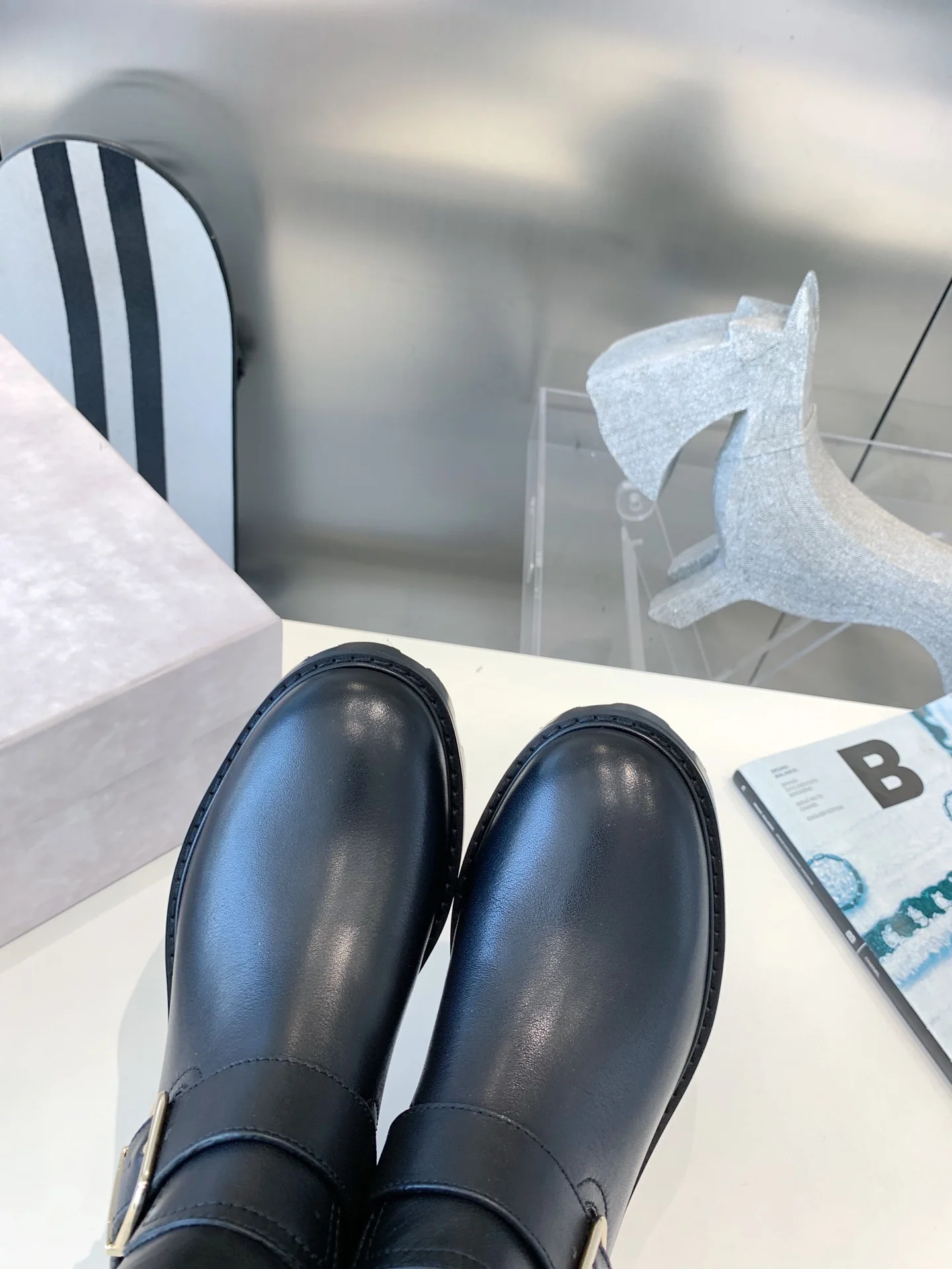 Jimmy - Новинка 2022 года - Кожаные ботильоны