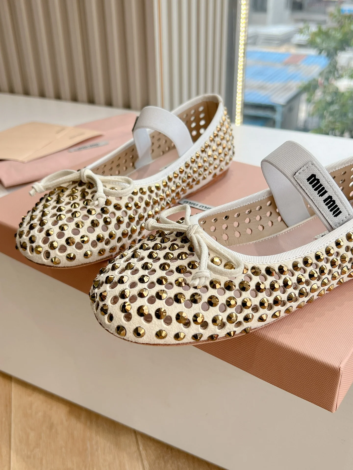 Балетки Miu Miu 2024 - белые