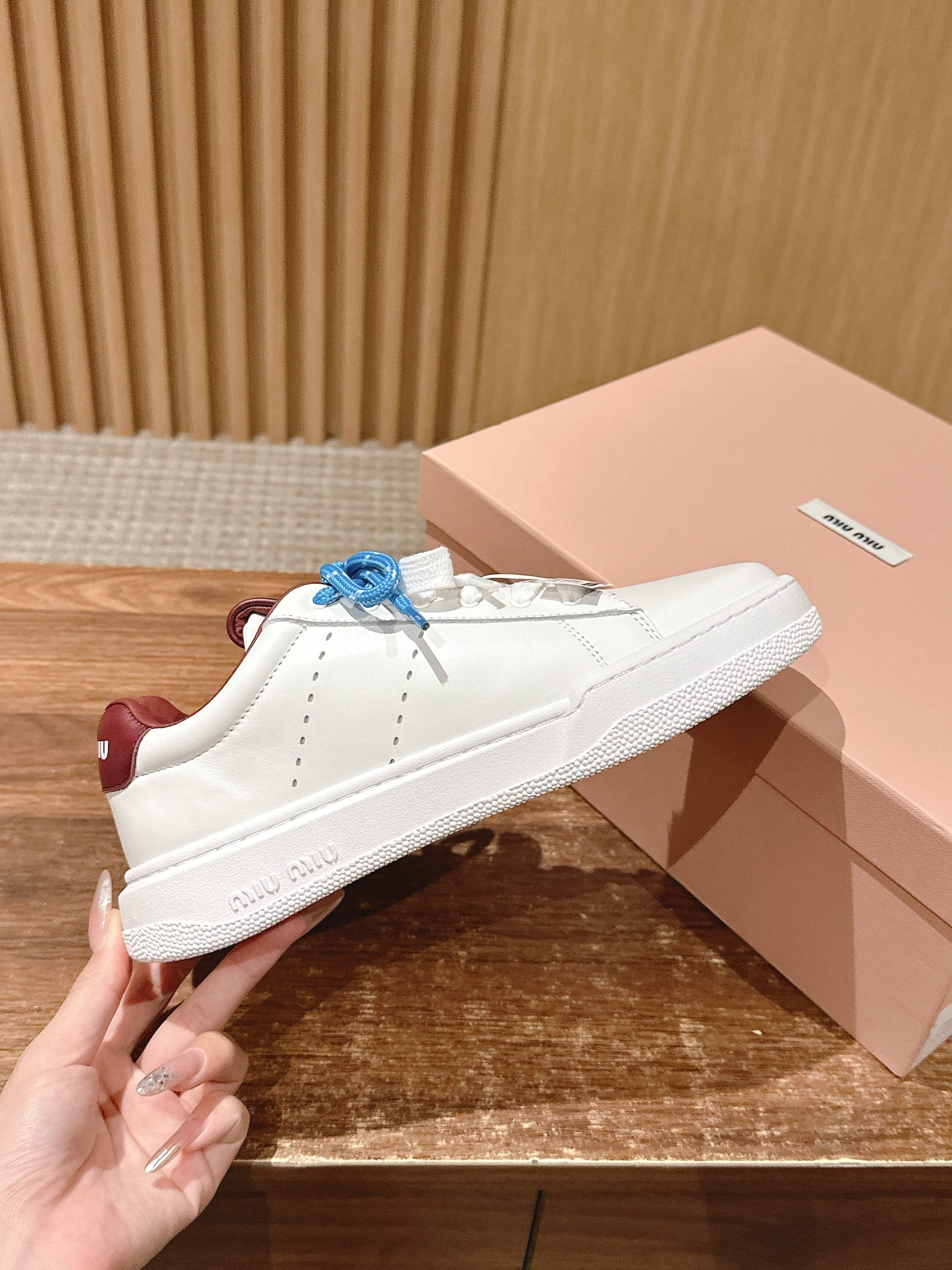 Повседневные кроссовки Miu Miu на шнуровке - синие