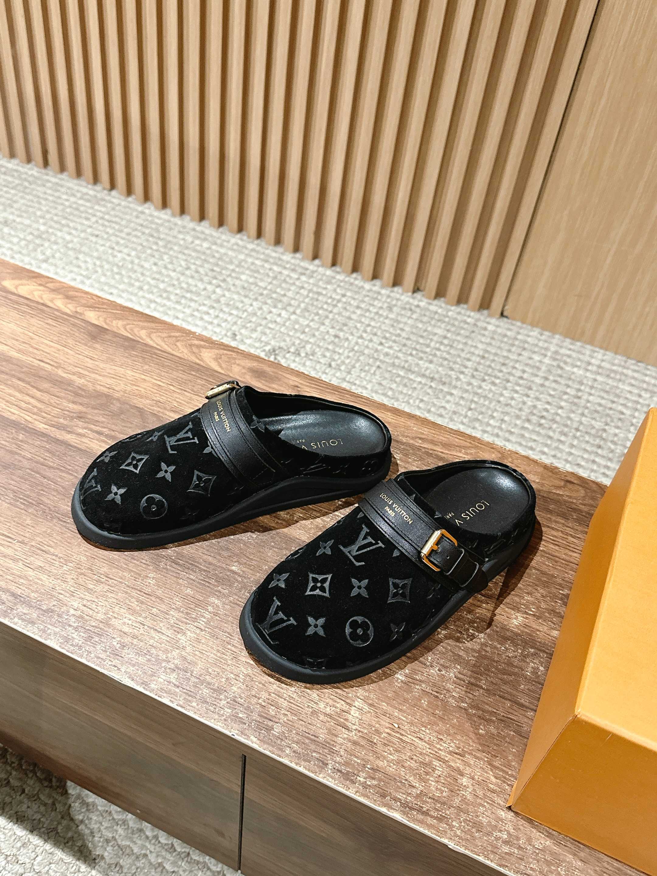 Сандалии LV Birkenstocks - замшевые - черные