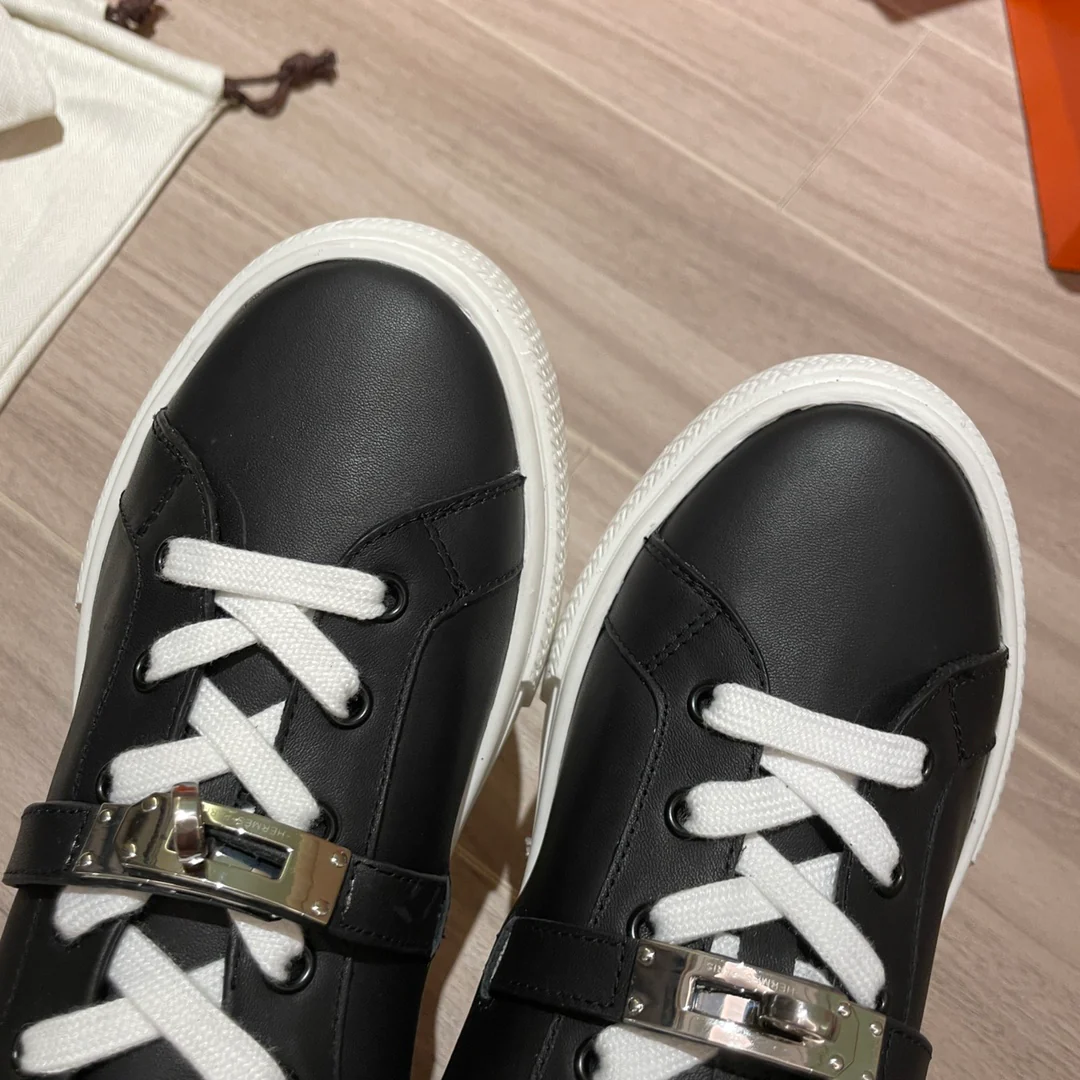 Hermes - Новейшие белые кроссовки Kelly Buckle - Мужской стиль