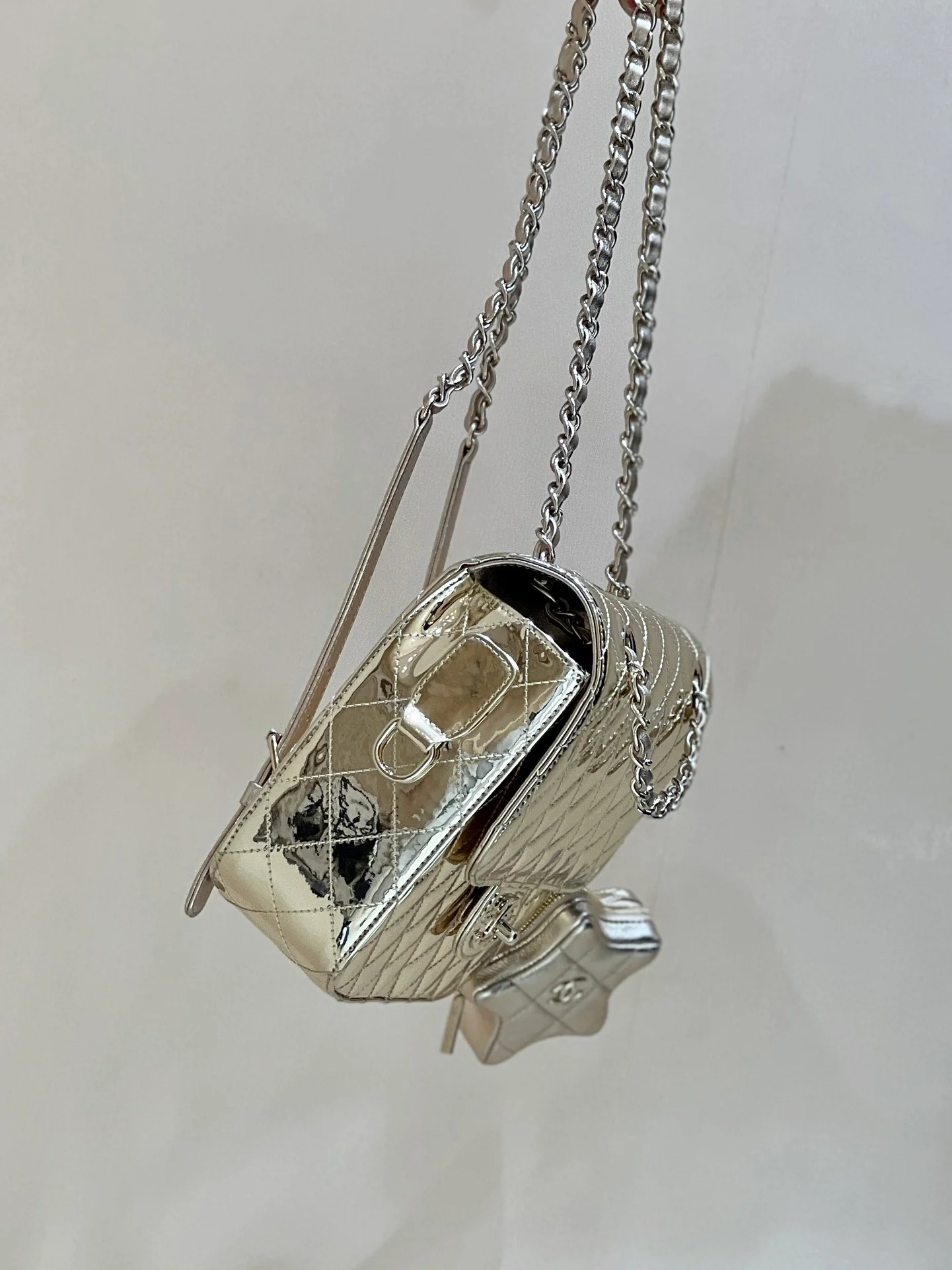 Рюкзак Chanel Early Spring Collection 24c - золотой