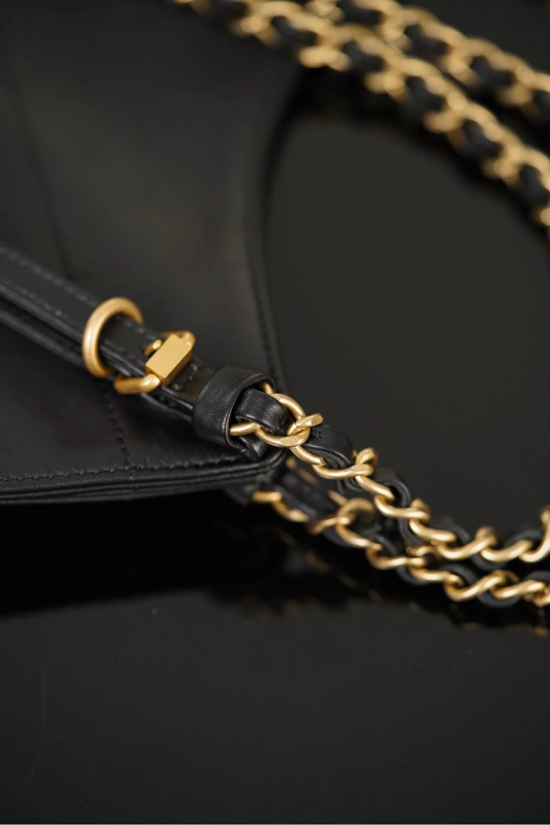 Маленькая сумка Chanel 25stote - черная