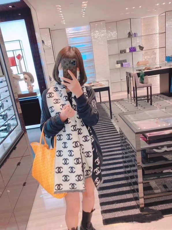 Chanel - Черный