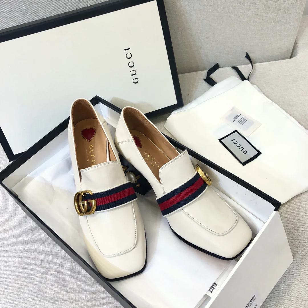 Gucci - Туфли на массивном каблуке с жемчужным блеском - Квадратный носок - Туфли на низком каблуке - Лоферы