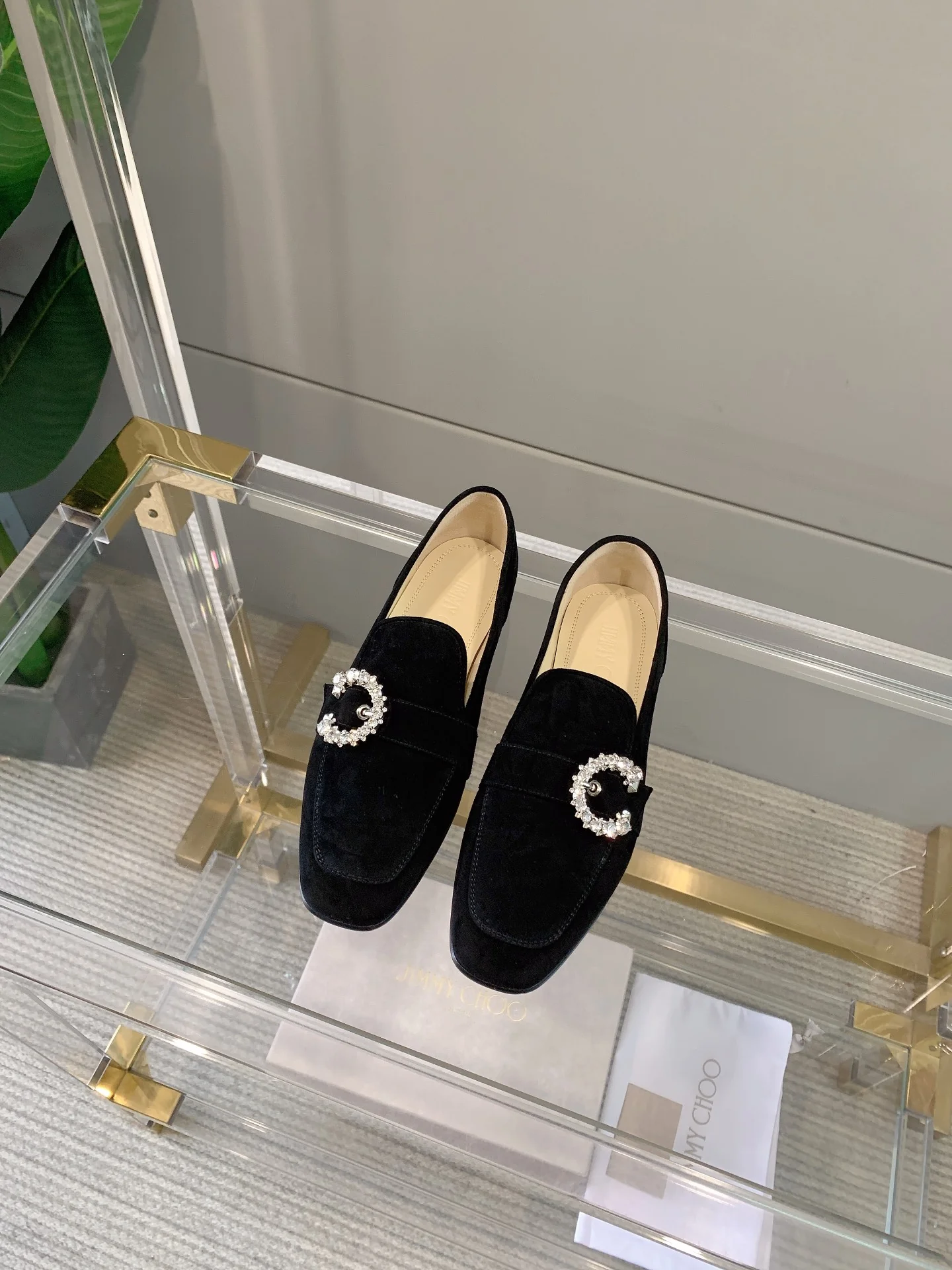 Лоферы Jimmy с пряжкой и стразами