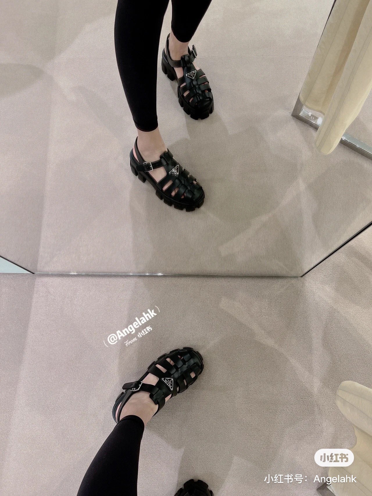 Prada - Сандалии на задней подошве