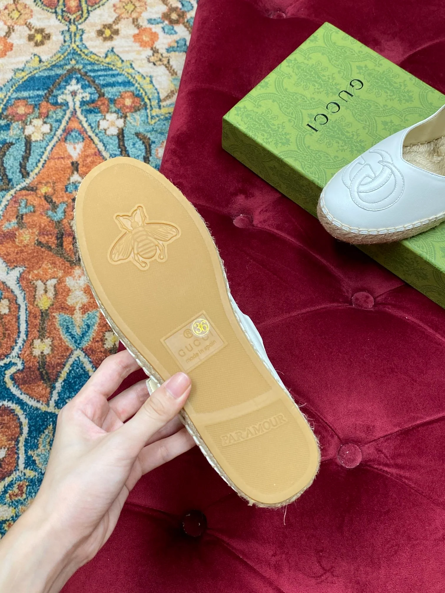 Весенняя коллекция Gucci 2022 — Радужные рыбацкие туфли — 1