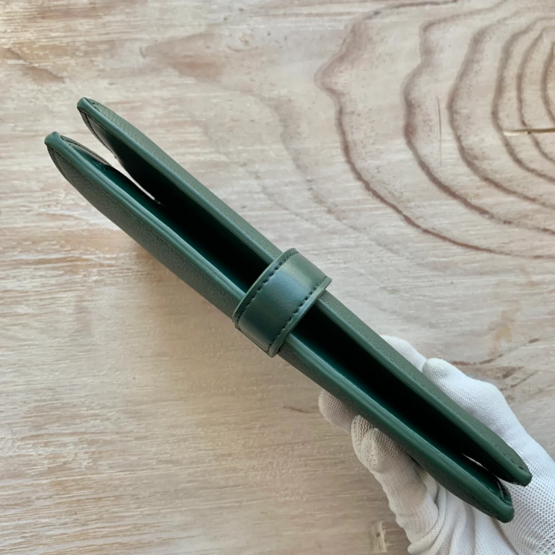 Длинный кошелек Celine - Кошелек с ремешком из крупнозернистой телячьей кожи - 12