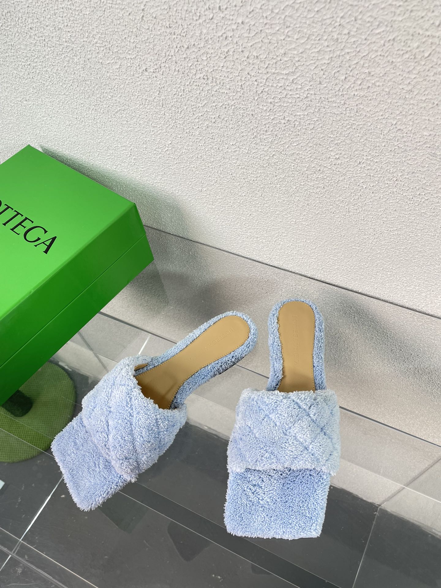 Новинка 2023 года от BV - Серия плюшевых тапочек - Светло-голубые