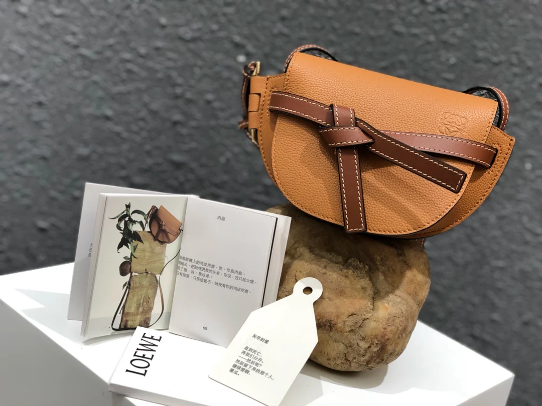 Loewe-gate-mini-21x12-5x9-5-cm-16