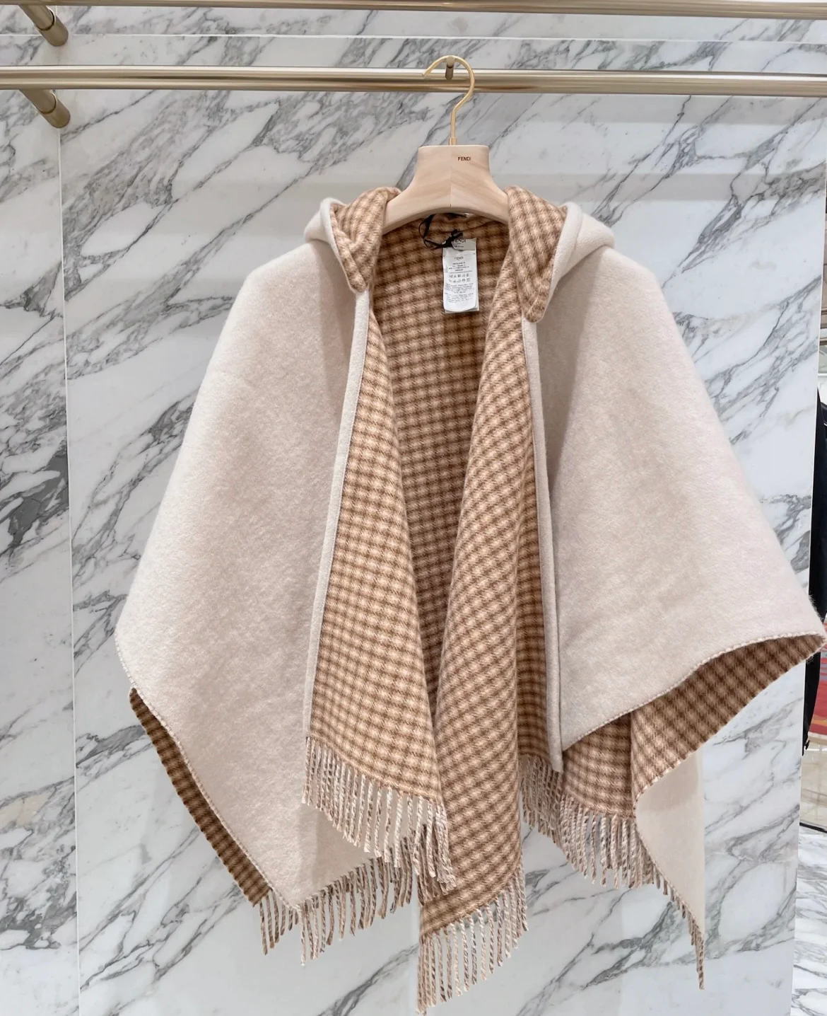 Fendi - Двусторонняя накидка в римскую клетку - 140-160 см - включая бахрому - 75 - шерсть 25 - кашемир - черный - бежевый - 1