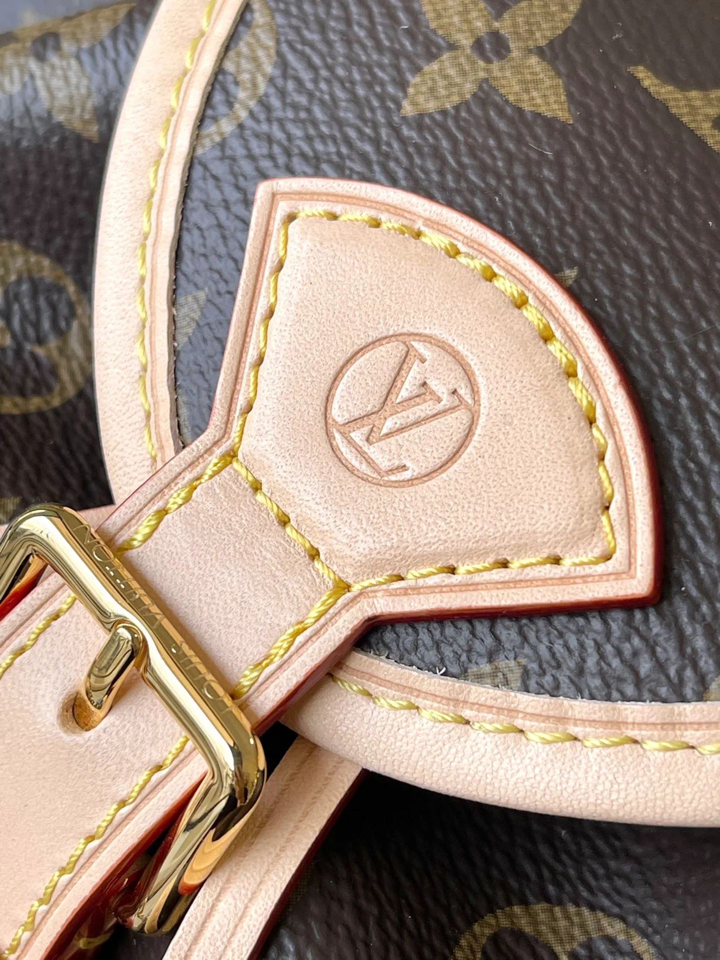 m46932-LV-excursion-backpack