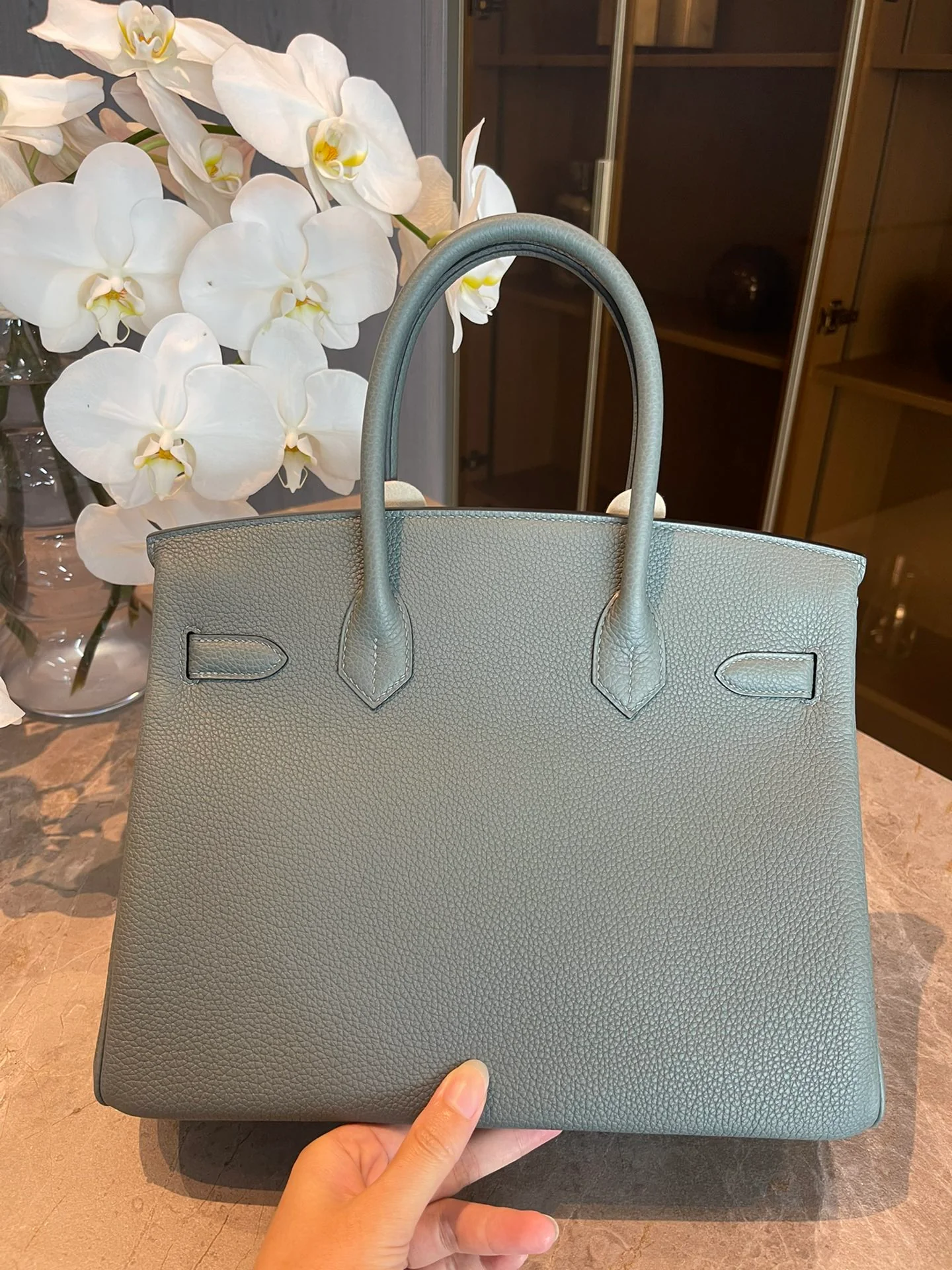 Сумка Hermes Birkin 30 Togo 63 миндально-зеленого цвета с серебряной пряжкой.