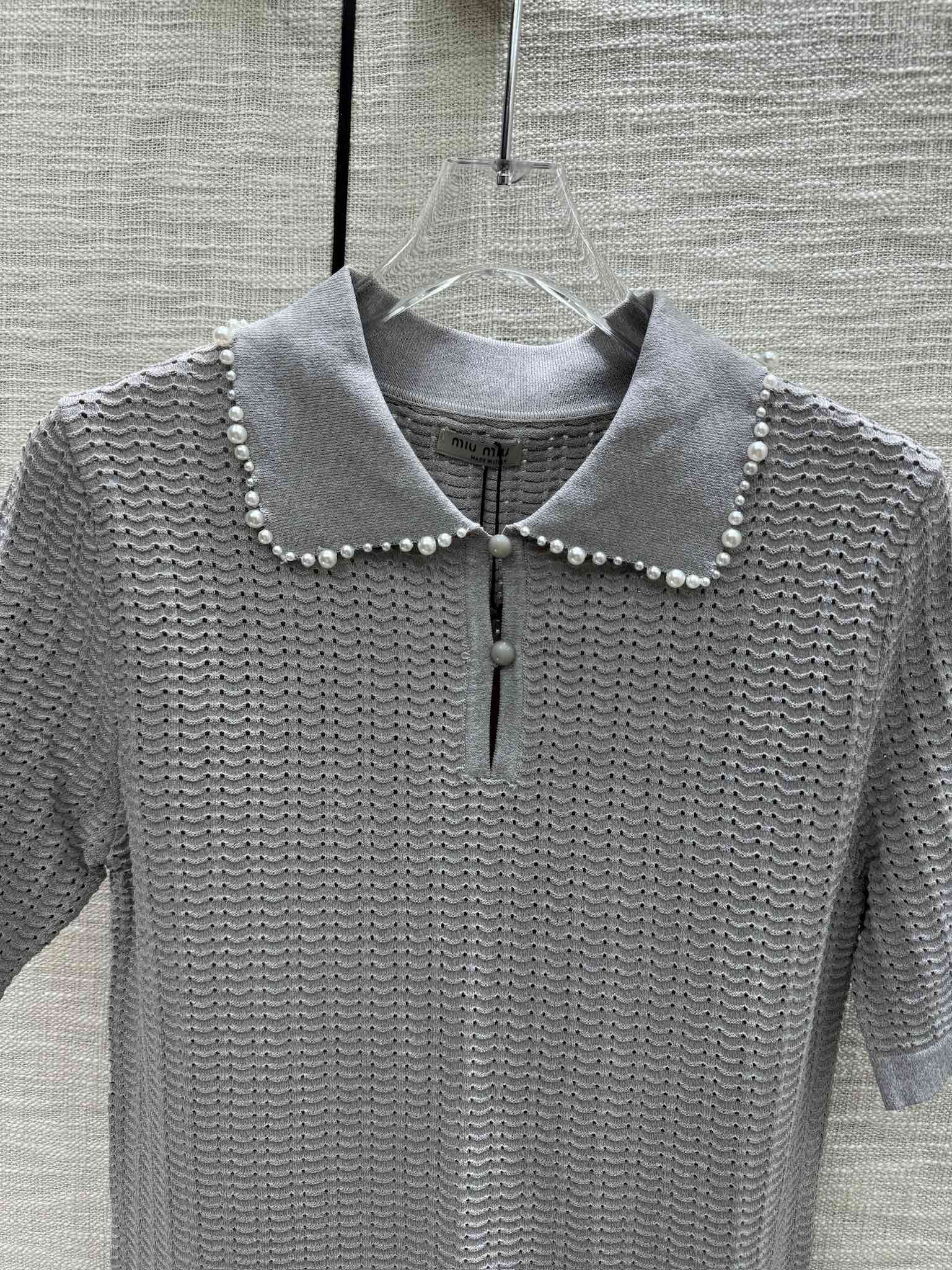 Miu Miu - 2404 - Трикотажная футболка с коротким рукавом и французским воротником-поло - Серая