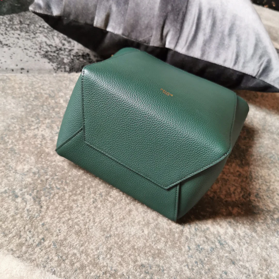 Сумка-ведро Celine Sangle, узор ?Личи?, маленькая, темно-зеленая.