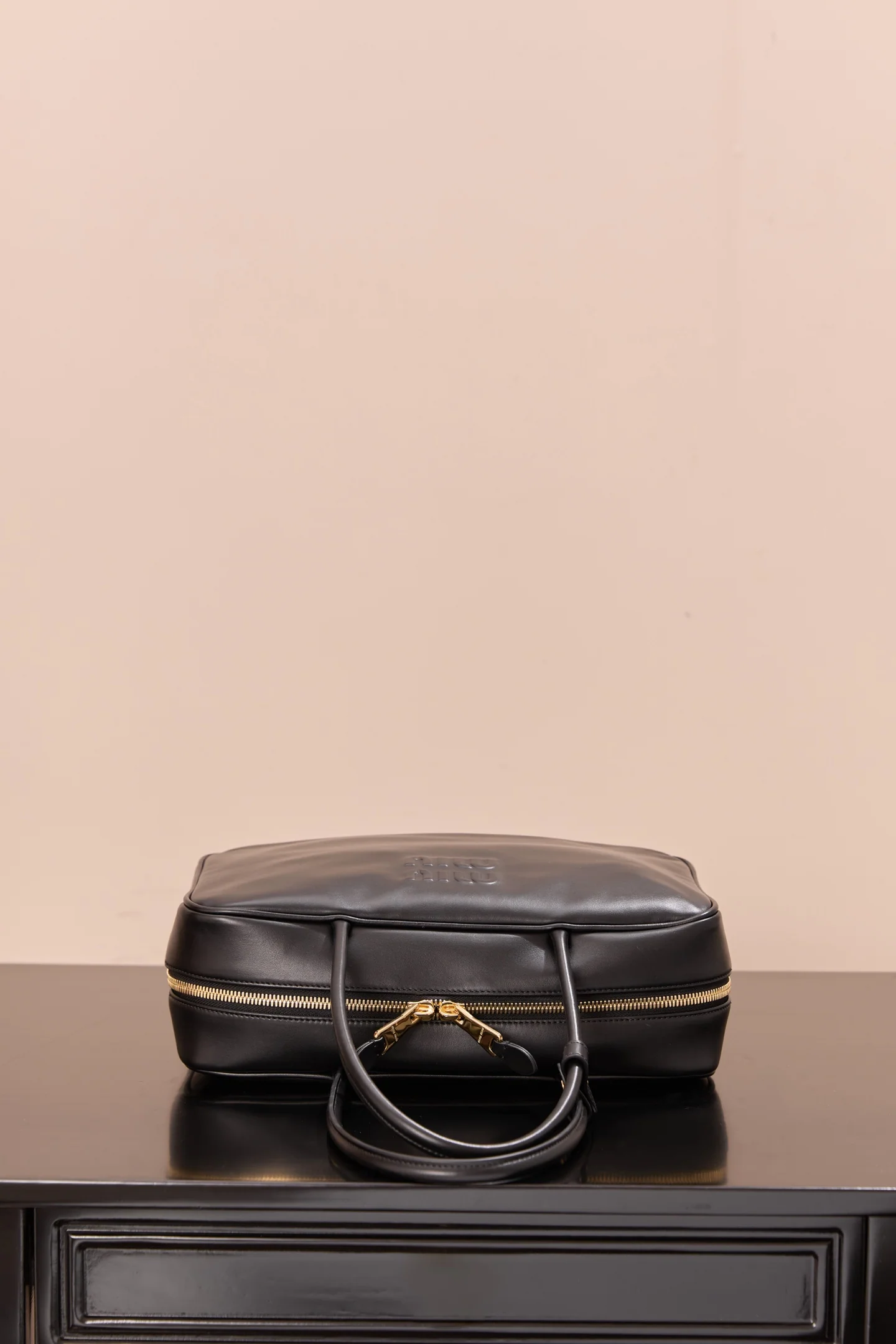 Miu Miu-5bb117m1300-????-Сумка-Большая-Черная кожа