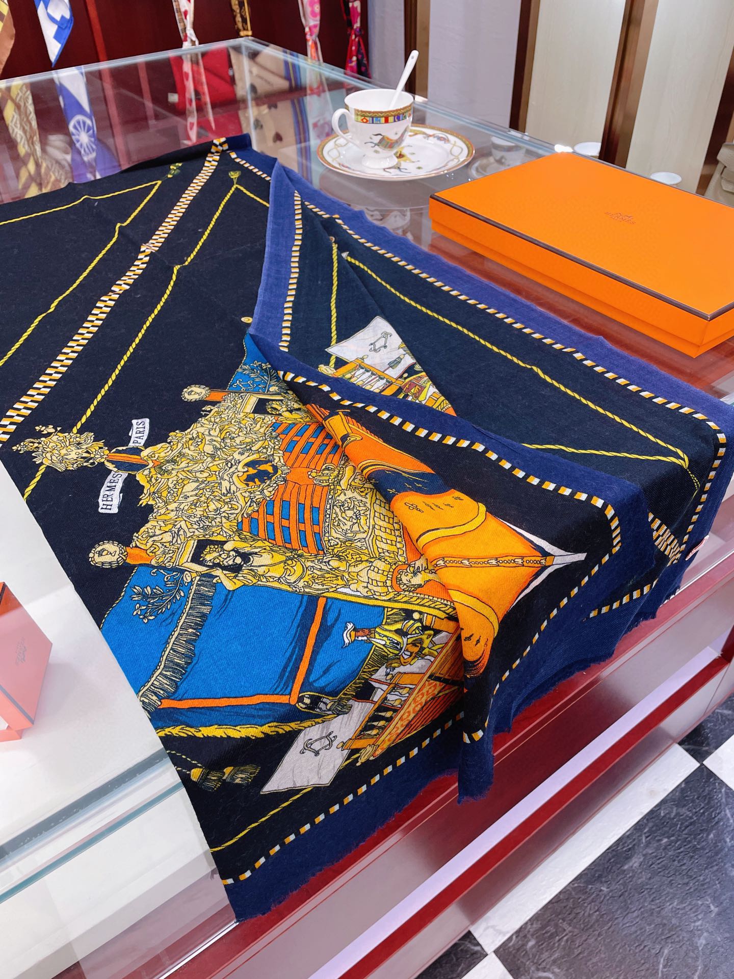 Шарф с эмблемой доспехов Гермеса - 200 см - 100% кашемир